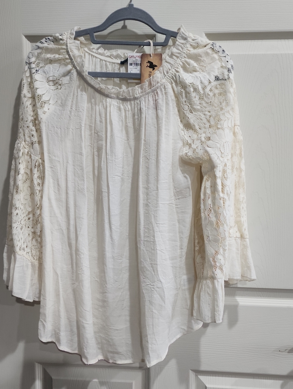 Women's Cream Lace-Sleeve Peasant Blouse